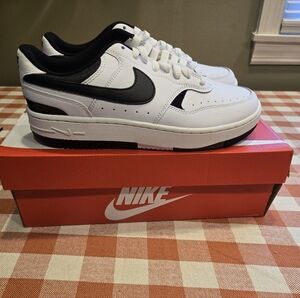 Nike Women's Gamma Force